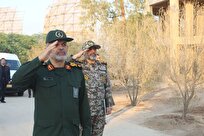 سردار وحیدی از مواضع پدافندی جنوب کشور بازدید کرد