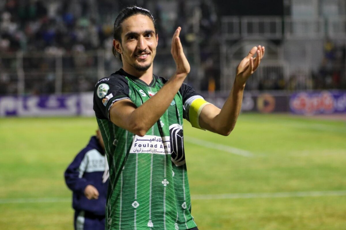 حسینی: به خاطر صدرنشینی در سه هفته اول تحت فشار قرار گرفتیم  مثل همه بازیکنان به تیم ملی فکر می‌کنم