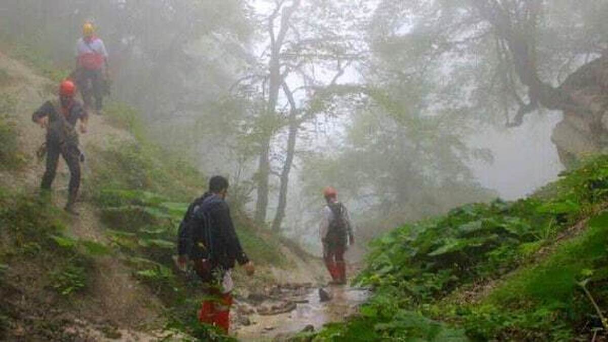 پایان تلخ جست‌وجوی کوهنوردان در فومن  ۲ نفر نجات یافتند، یک تن جان باخت