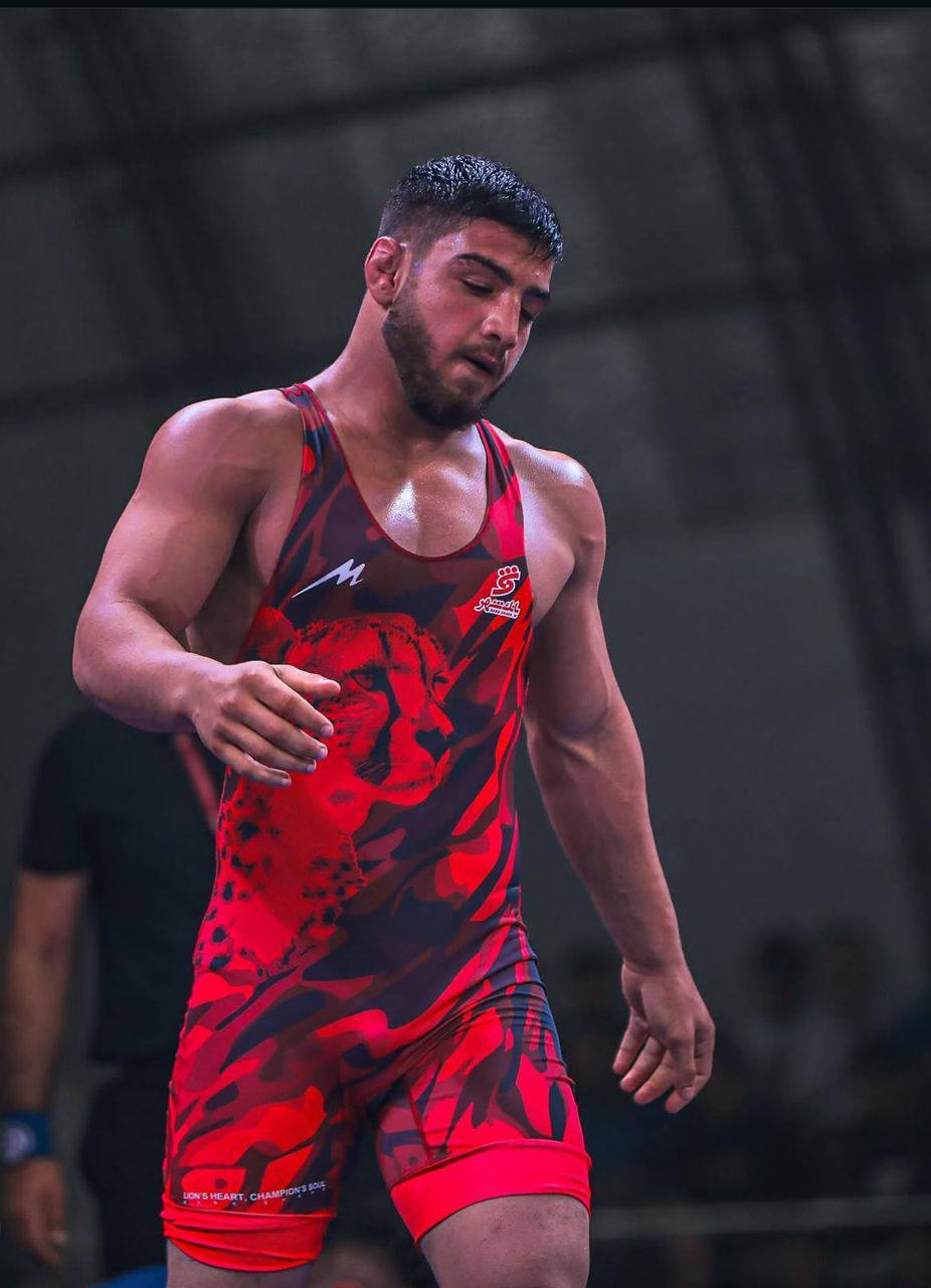 به حسن یزدانی گفتم به استقلال نرود؛ رضا یزدانی به پسر ۱۷ ساله من فرصت کشتی گرفتن داد؛ با او بار فنیاش بالا میرود به حسن یزدانی گفتم به استقلال نرود؛ رضا یزدانی به پسر ۱۷ ساله من فرصت کشتی گرفتن داد؛ با او بار فنیاش بالا میرود