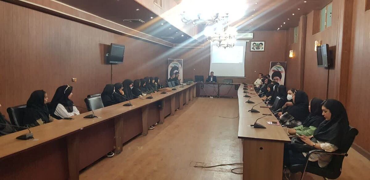 میدان نبرد امروز میدان اندیشه‌ها و مغزهاست؛ دانشجو باید با علم و بصیرت وارد شود