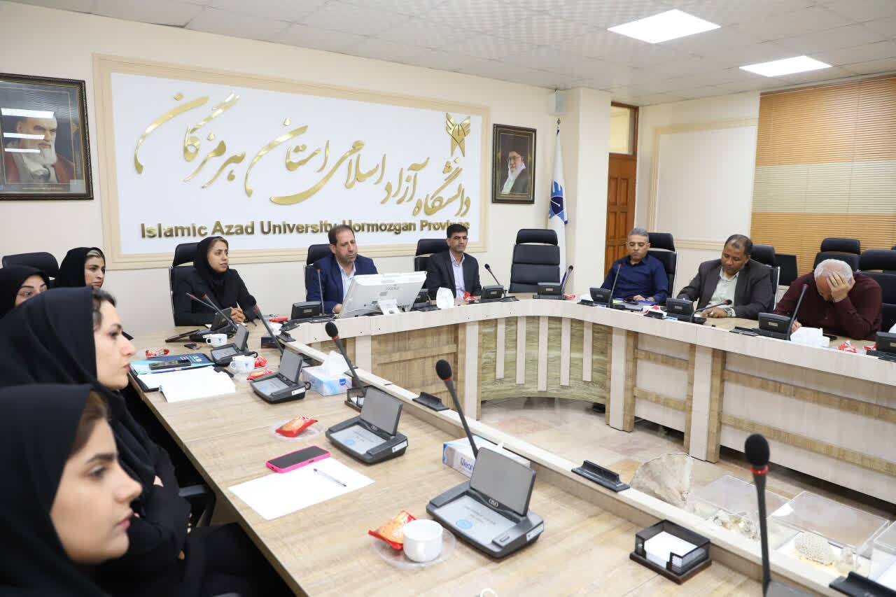 کیفیتافزایی، بازنگری سرفصلها و مهارتمحوری محور اصلی ارتقای جایگاه علمی دانشگاه آزاد کیفیتافزایی، بازنگری سرفصلها و مهارتمحوری محور اصلی ارتقای جایگاه علمی دانشگاه آزاد