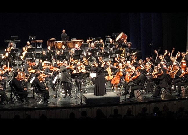 روایتِ یک رهبر زن از موسیقی معاصر ایران/ پانیذ فریوسفی: رهبر ارکستر باید راویِ اثر آهنگساز باشد+فیلم