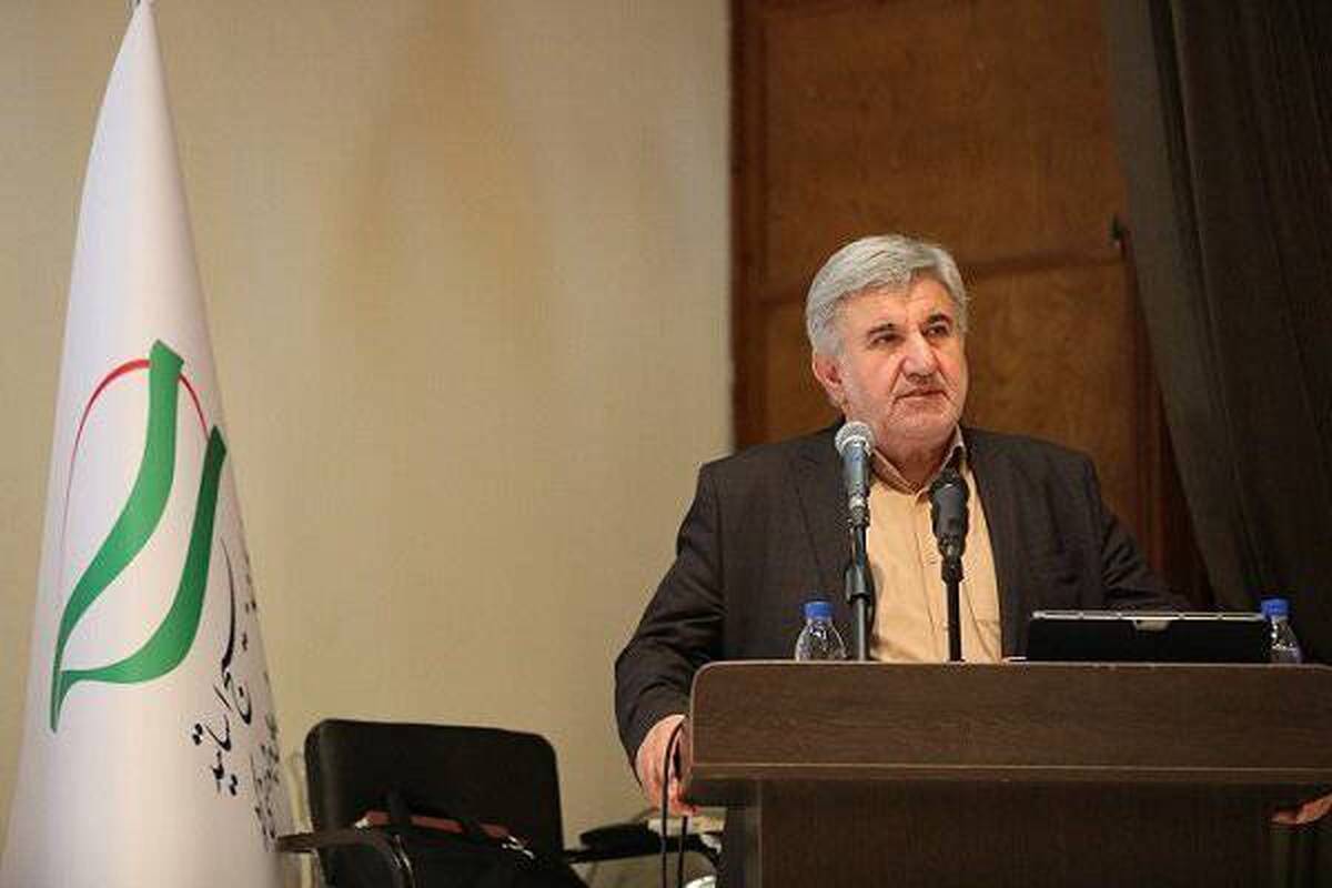 اساتید فرماندهان علمی جهاد تبیین در جنگ نرم هستند