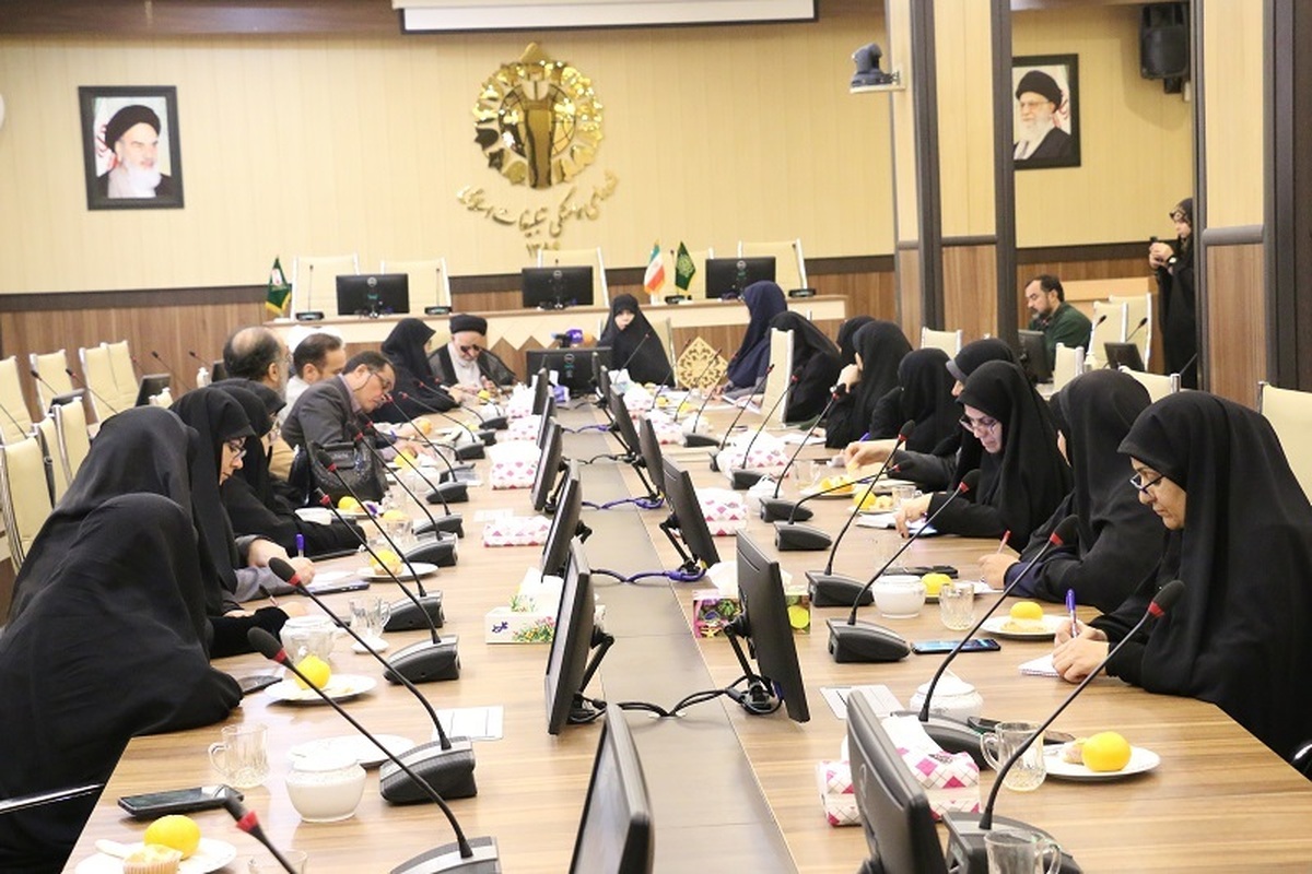 برنامه‌های هفته زن با محوریت خدمت، سلامت و سبک زندگی اسلامی  ضرورت معرفی بانوان شاخص و الگوهای بومی در استان‌ها