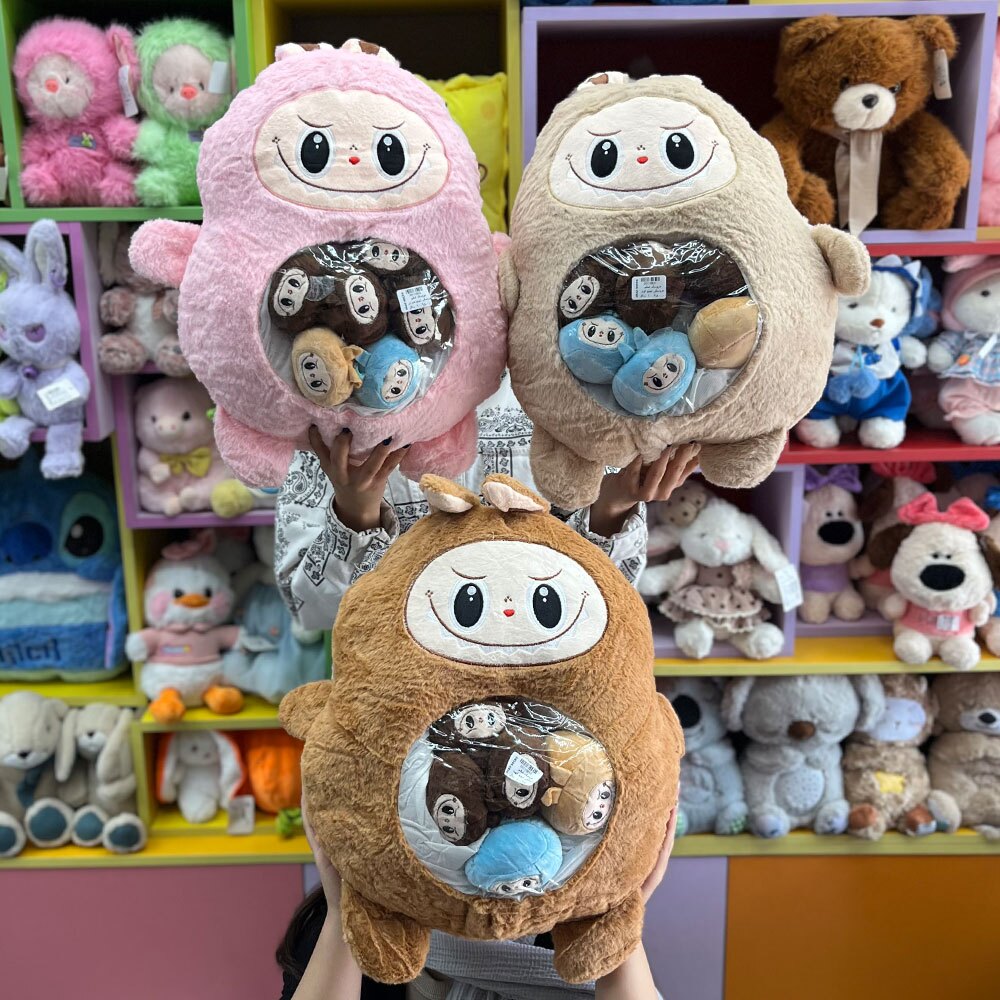 نفوذ فرهنگی در کیف مدرسه؛ چرا لبوبو اینقدر محبوب شد؟ / از اسباببازی تا ابزار هویتسازی؛ لبوبو چگونه ذهن نسل جدید را شکل میدهد؟ / لبوبو، عروسک زشت، اما موفق؛ چرا نمادهای ملی ما شکست خوردند؟/ هر وقت خواستی نفوذ فرهنگی در کیف مدرسه؛ چرا لبوبو اینقدر محبوب شد؟ / از اسباببازی تا ابزار هویتسازی؛ لبوبو چگونه ذهن نسل جدید را شکل میدهد؟ / لبوبو، عروسک زشت، اما موفق؛ چرا نمادهای ملی ما شکست خوردند؟/ هر وقت خواستی