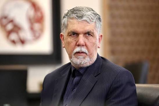 هشدار وزیر ارشاد درباره کتاب نخواندن/ &laquo;کتاب&raquo; تمدن ساز است