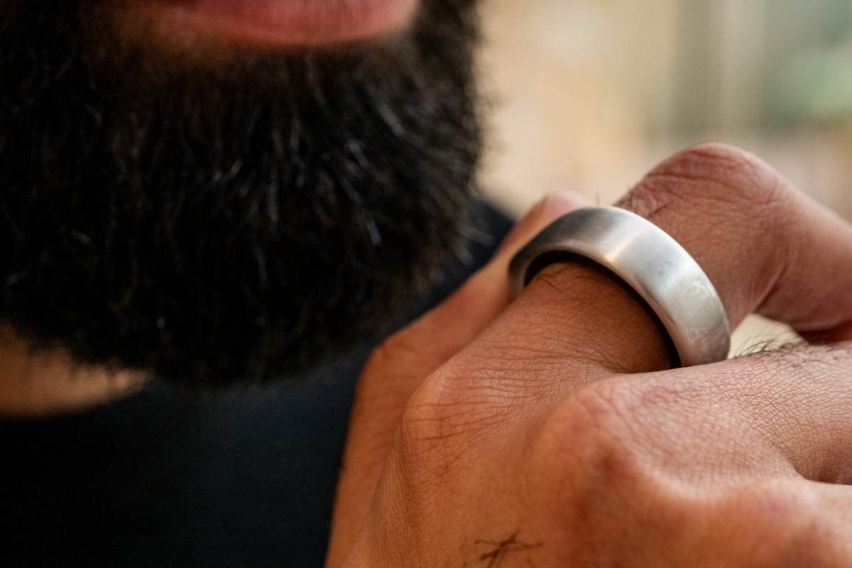 «سندبار» یک حلقه مبتنی بر هوش مصنوعی با قابلیت ضبط افکار به بازار عرضه می‌کند