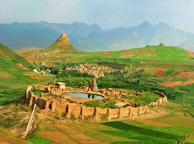 تاریخ‌نگاران تاریخ‌نخوانده؛ روایتی از اعتراف مقامات دانشگاه آنکارا به زیبایی‌های ایران