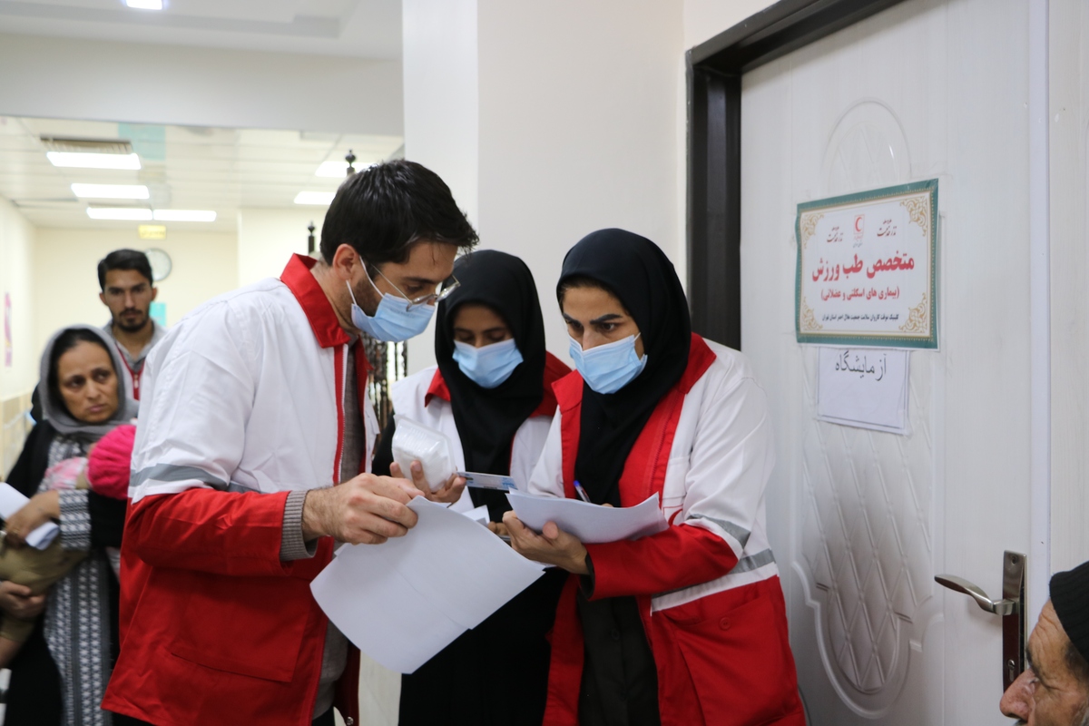 ترزیق امید به مردم محروم خراسان جنوبی با حضور داوطلبانه پزشکان هلال‌احمر+ فیلم