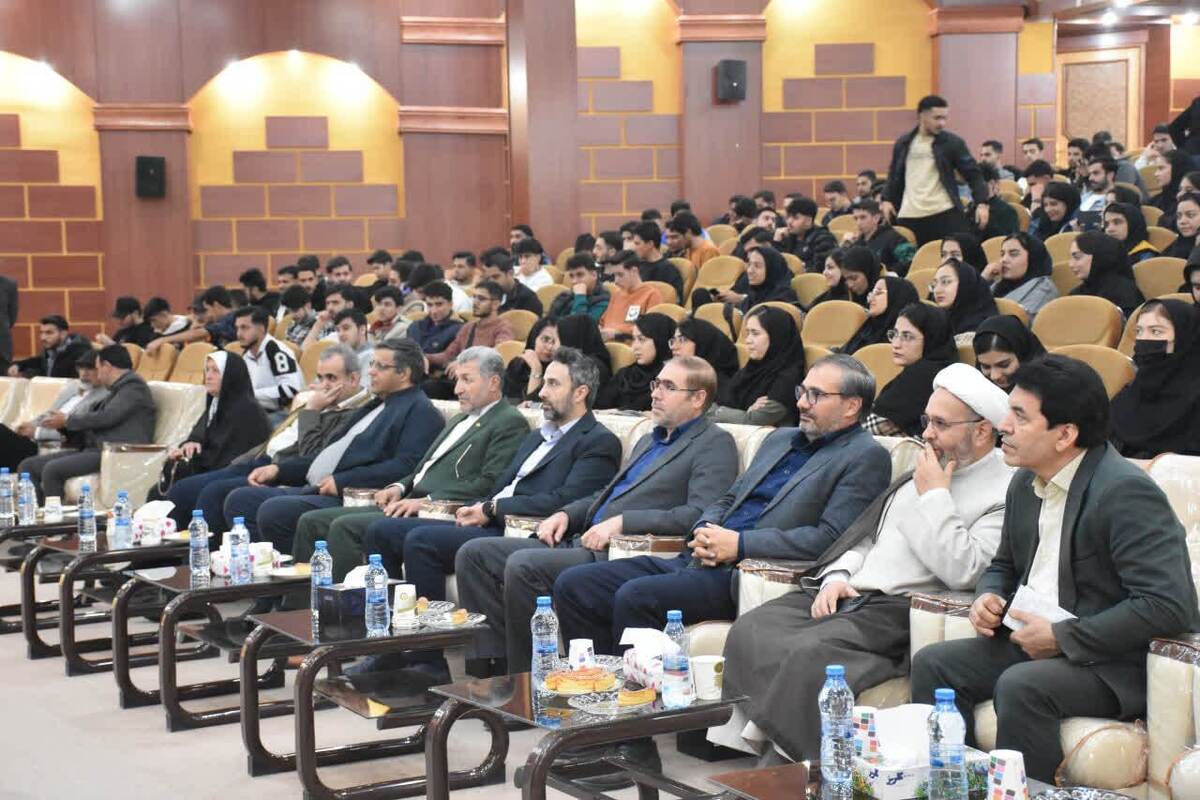 دانشگاه آزاد؛ نماد خوداتکایی علمی انقلاب اسلامی