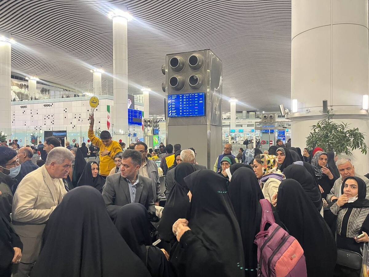 پرواز دل‌ها از «ترمینال سلام» تا مدینه‌النبی؛ روایت لحظه‌های اشک و دعا در سفر دانشجویان به مدینه