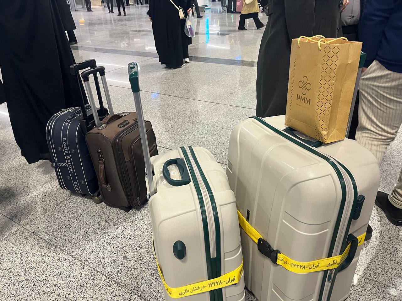 وداع با زمین و دلسپردن به آسمان پرواز دلها از «ترمینال سلام» تا مدینهالنبی؛ روایت لحظههای اشک و دعا در سفر دانشجویان به مدینه