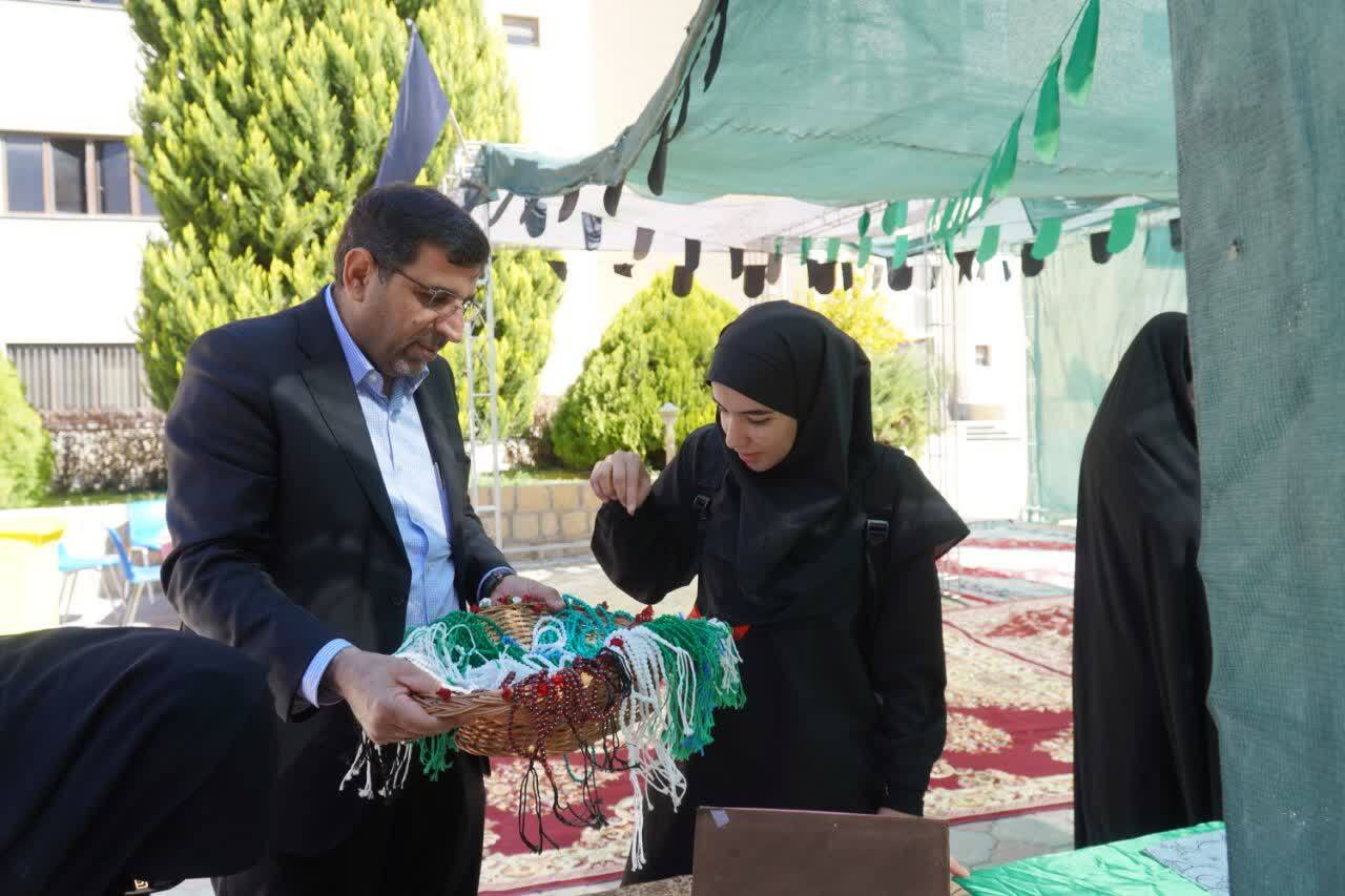 اقامه نماز جماعت، مسابقات قرآنی و برنامه‌های فرهنگی در موکب فاطمی دانشگاه آزاد شیراز