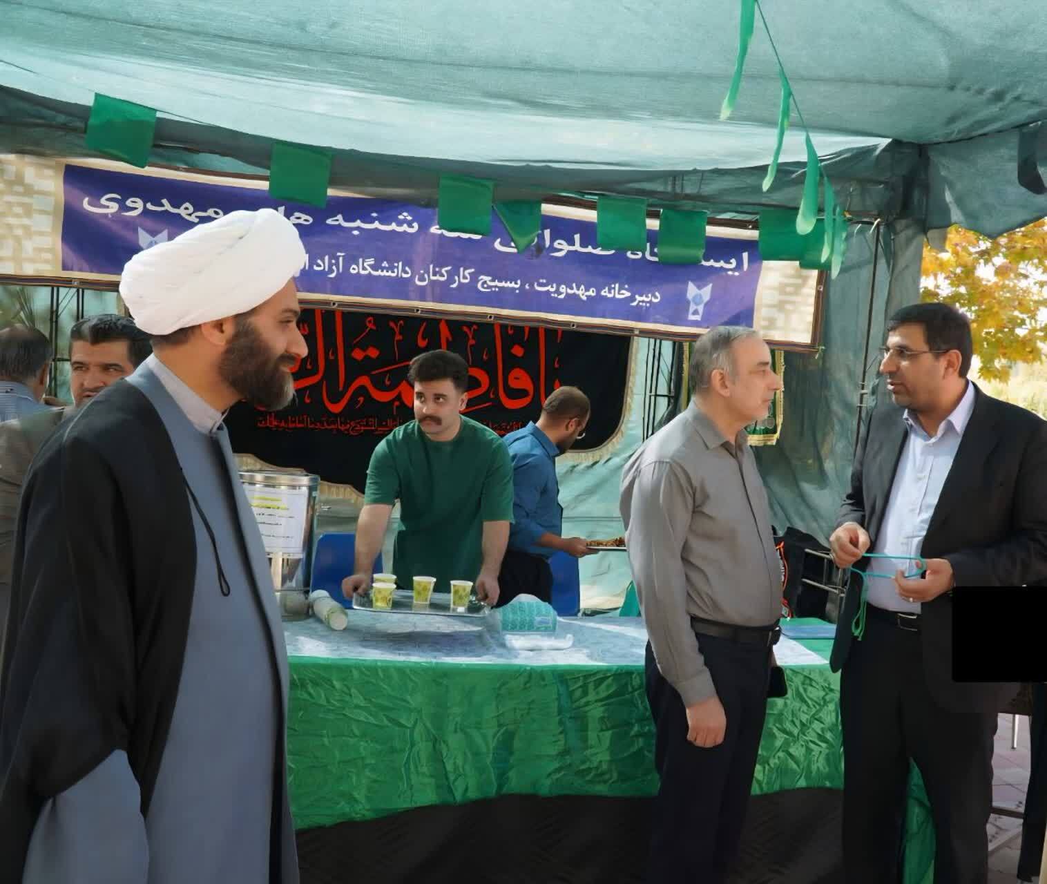 اقامه نماز جماعت، مسابقات قرآنی و برنامه‌های فرهنگی در موکب فاطمی دانشگاه آزاد شیراز