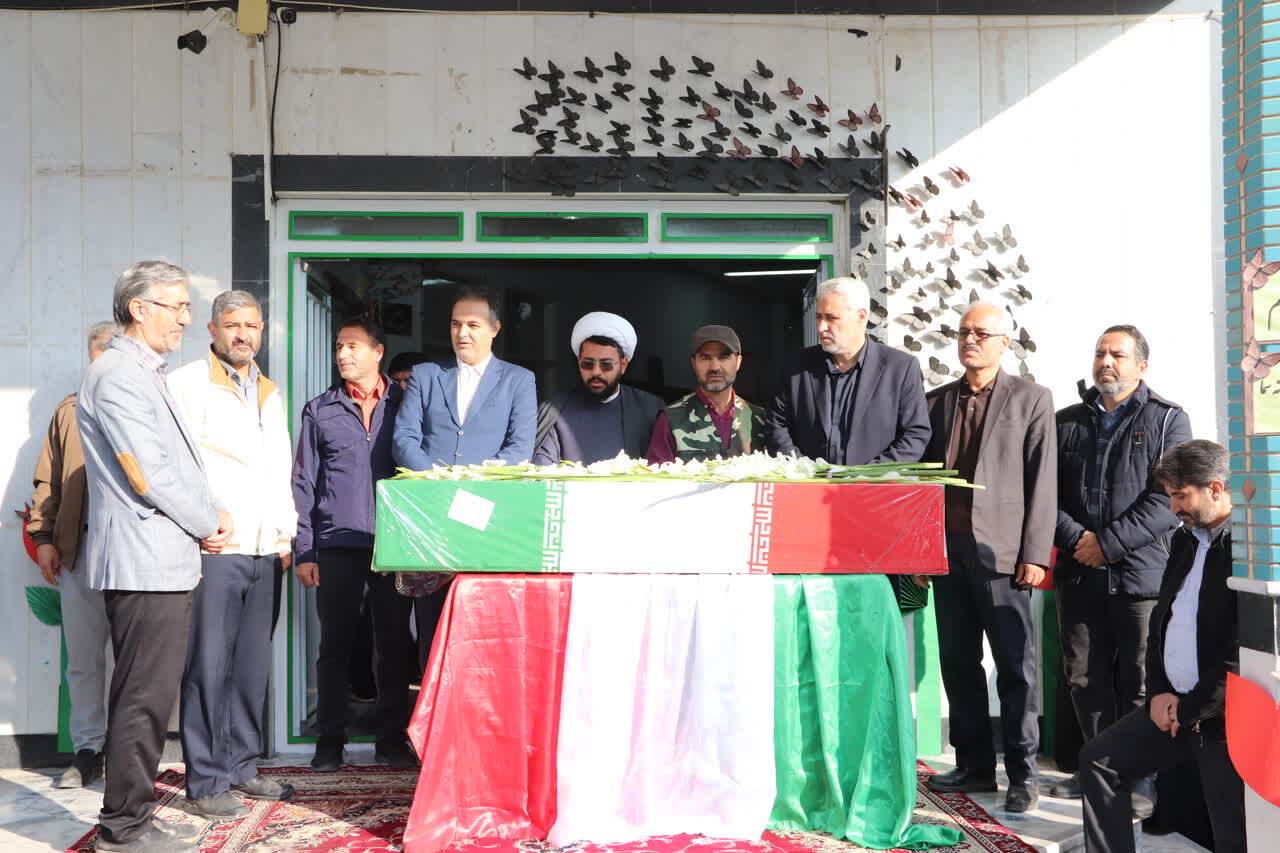 شهیدان چراغ راه آینده ما هستند؛ رسالت سنگین مسئولان در پرورش نسل متعهد به آرمانهای انقلاب شهیدان چراغ راه آینده ما هستند؛ رسالت سنگین مسئولان در پرورش نسل متعهد به آرمانهای انقلاب