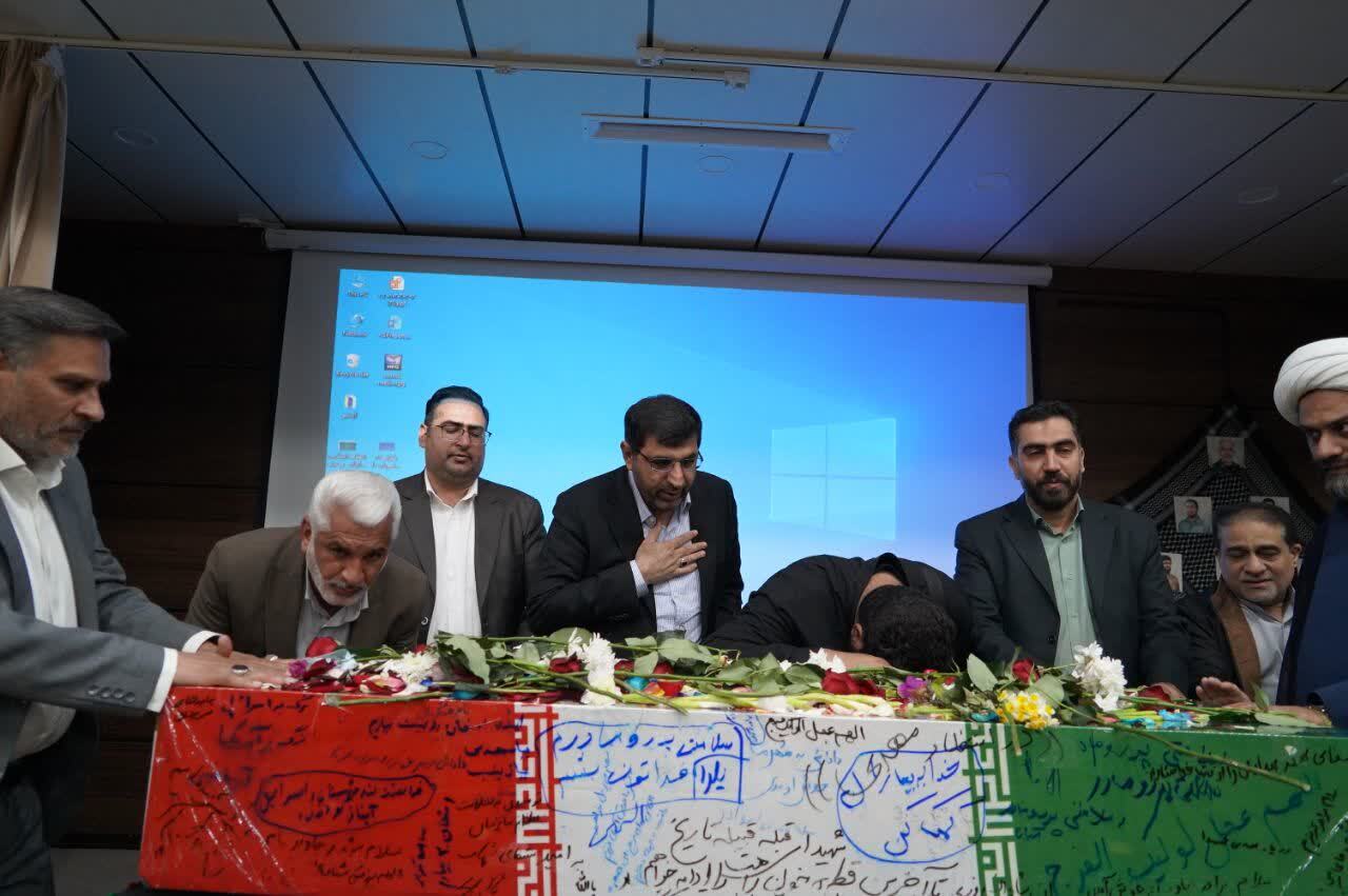 روایت نادرست و جعلی هالیوود در فیلم «امریکن اسنایپر» هدف قرار دادن شیعه است روایت نادرست و جعلی هالیوود در فیلم «امریکن اسنایپر» هدف قرار دادن شیعه است