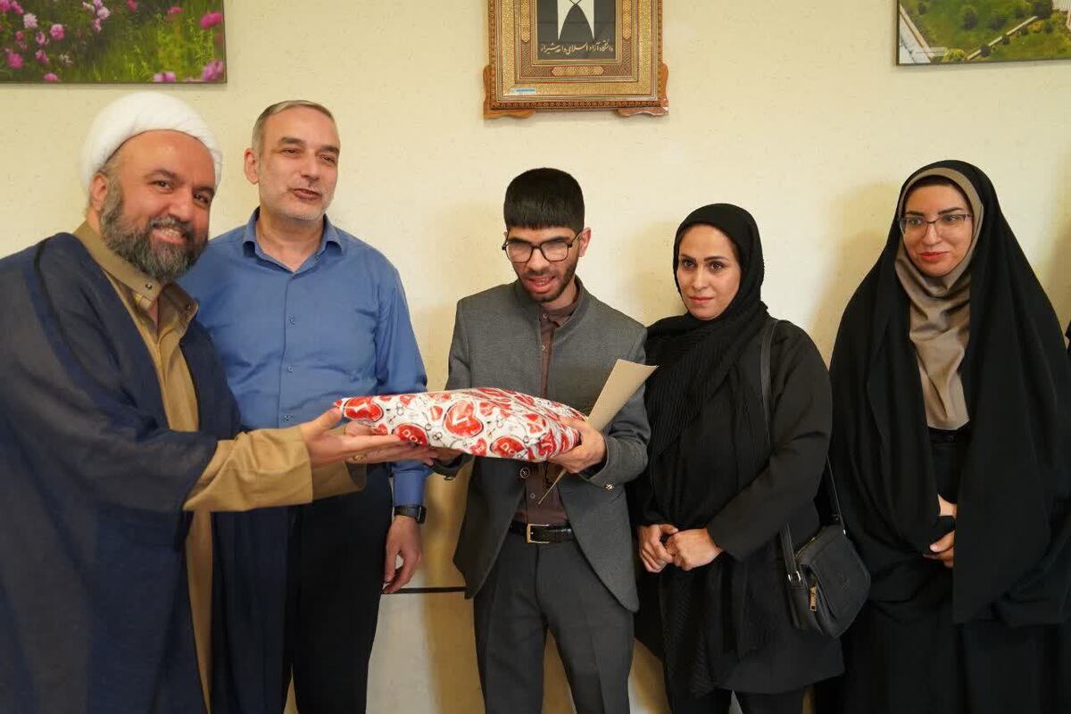 «نمی‌توانم» در قاموس این دانشجو جایی ندارد؛ روایت نابینایی که عاشق دادگاه شد