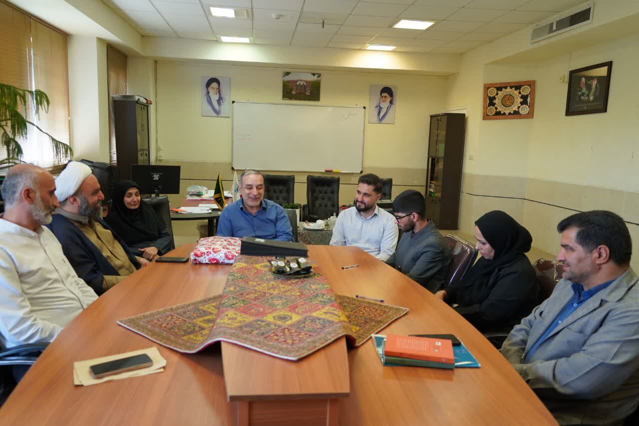 «نمی‌توانم» در قاموس این دانشجو جایی ندارد؛ روایت نابینایی که عاشق دادگاه شد