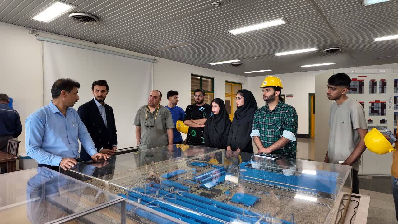 از کلاس درس تا خط ذوب؛ تور پژوهشی نخبگان دانشگاه آزاد برای آشنایی با فرآیندهای پیشرفته آلومینیوم