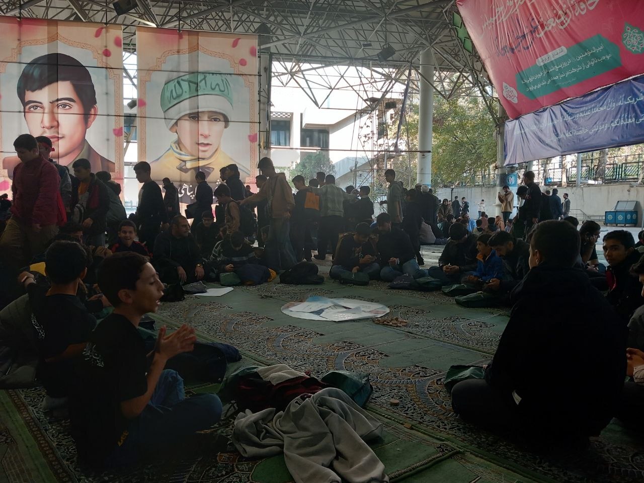 برنامه میقات صالحین با حضور ۷۵۰۰ بسیجی آغاز شد