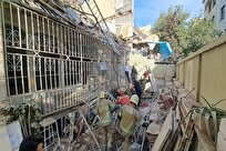 ریزش آوار ساختمان قدیمی در خیابان جمهوری یک کشته و چهارمصدوم برجا گذاشت+ فیلم