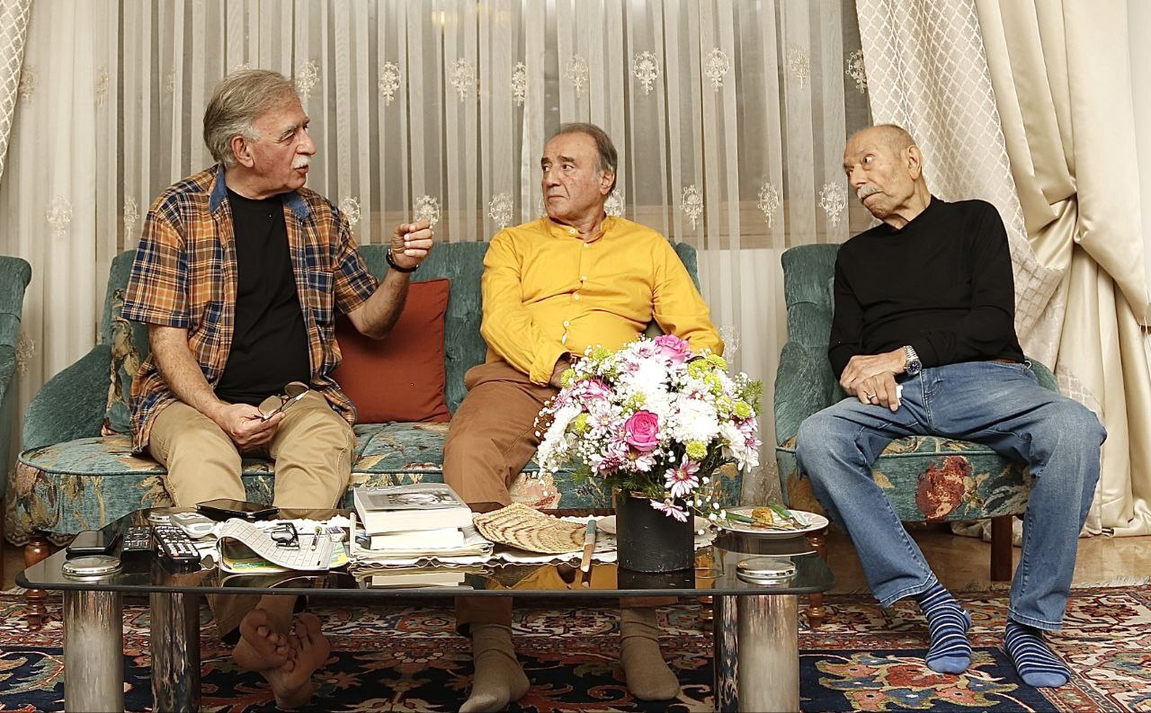 مدیران خانه سینما به دیدار  «بزرگ آقا» رفتند/ علی نصیریان: مدیران موانع را از سراه هنرمندان جوان بردارند
