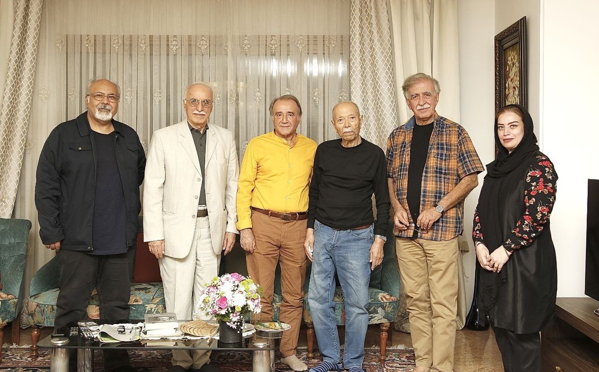 مدیران خانه سینما به دیدار  «بزرگ آقا» رفتند  علی نصیریان: مدیران موانع را از سر راه هنرمندان جوان بردارند