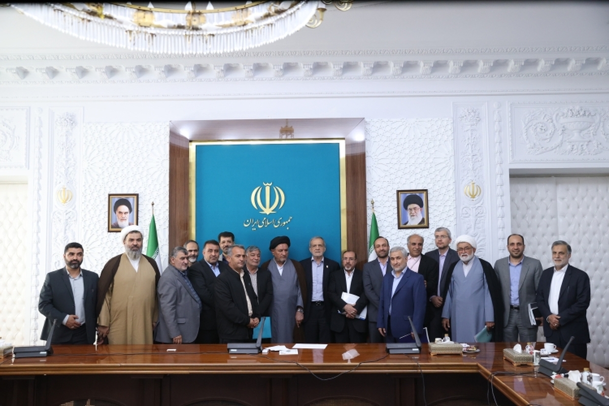 پزشکیان از مخالفت و مقاومت مقابل اصلاح و کوچک کردن نظام اداری