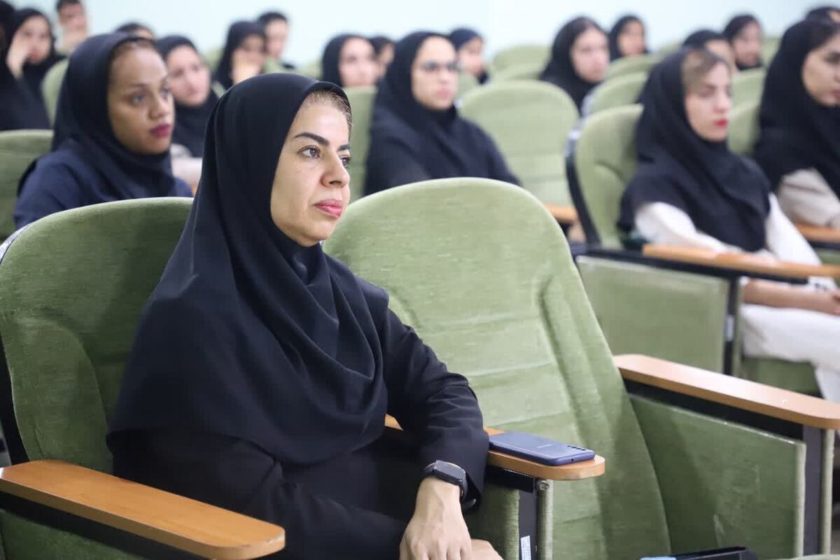 دانشگاه آزاد پیشرو در بازآموزی معلمان