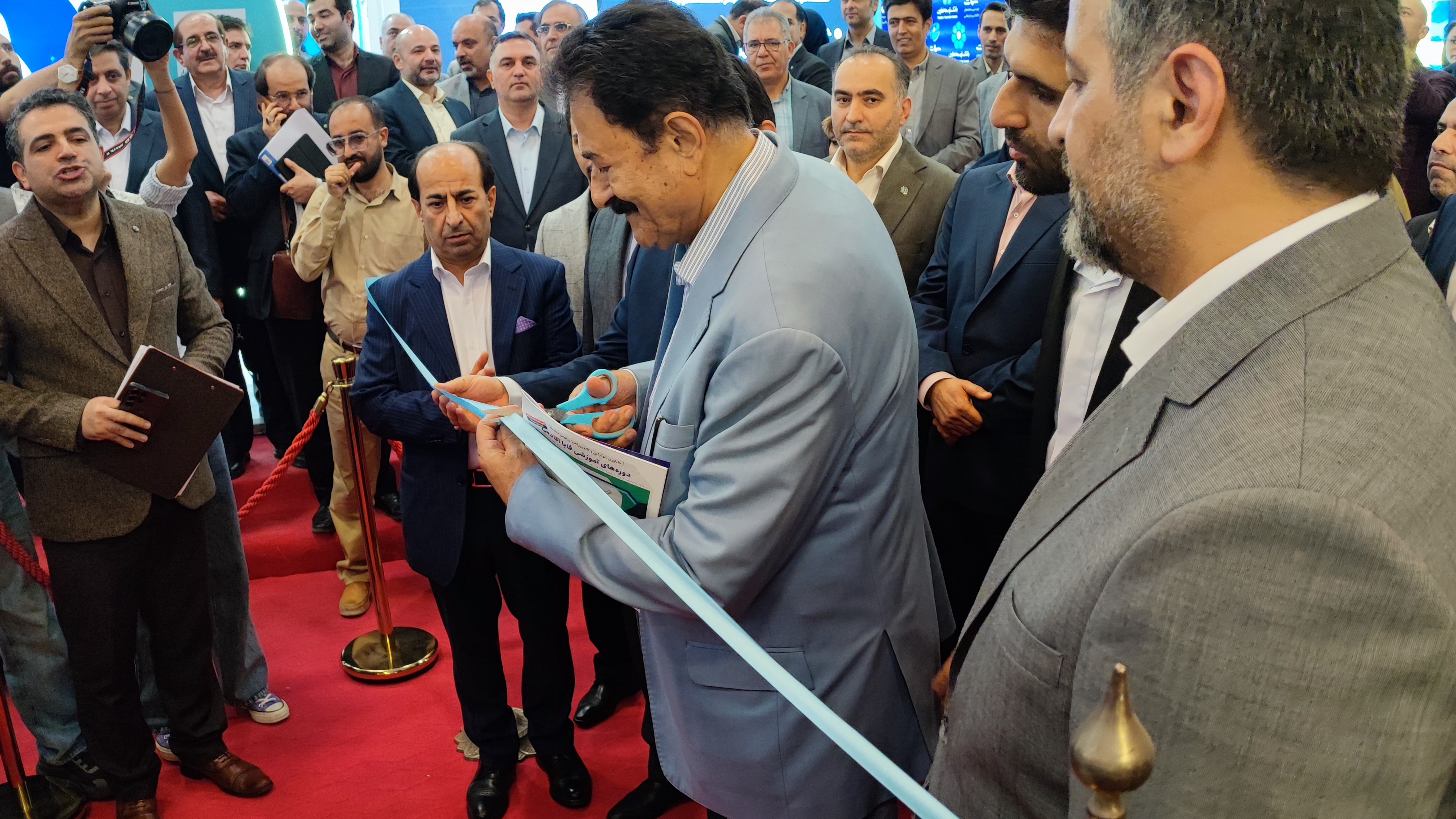 افتتاحیه یازدهمین رویداد تراکنش ایران با تجلیل از پژوهشگران، مدیران بانکی و فناوران برتر برگزار شد افتتاحیه یازدهمین رویداد تراکنش ایران با تجلیل از پژوهشگران، مدیران بانکی و فناوران برتر برگزار شد