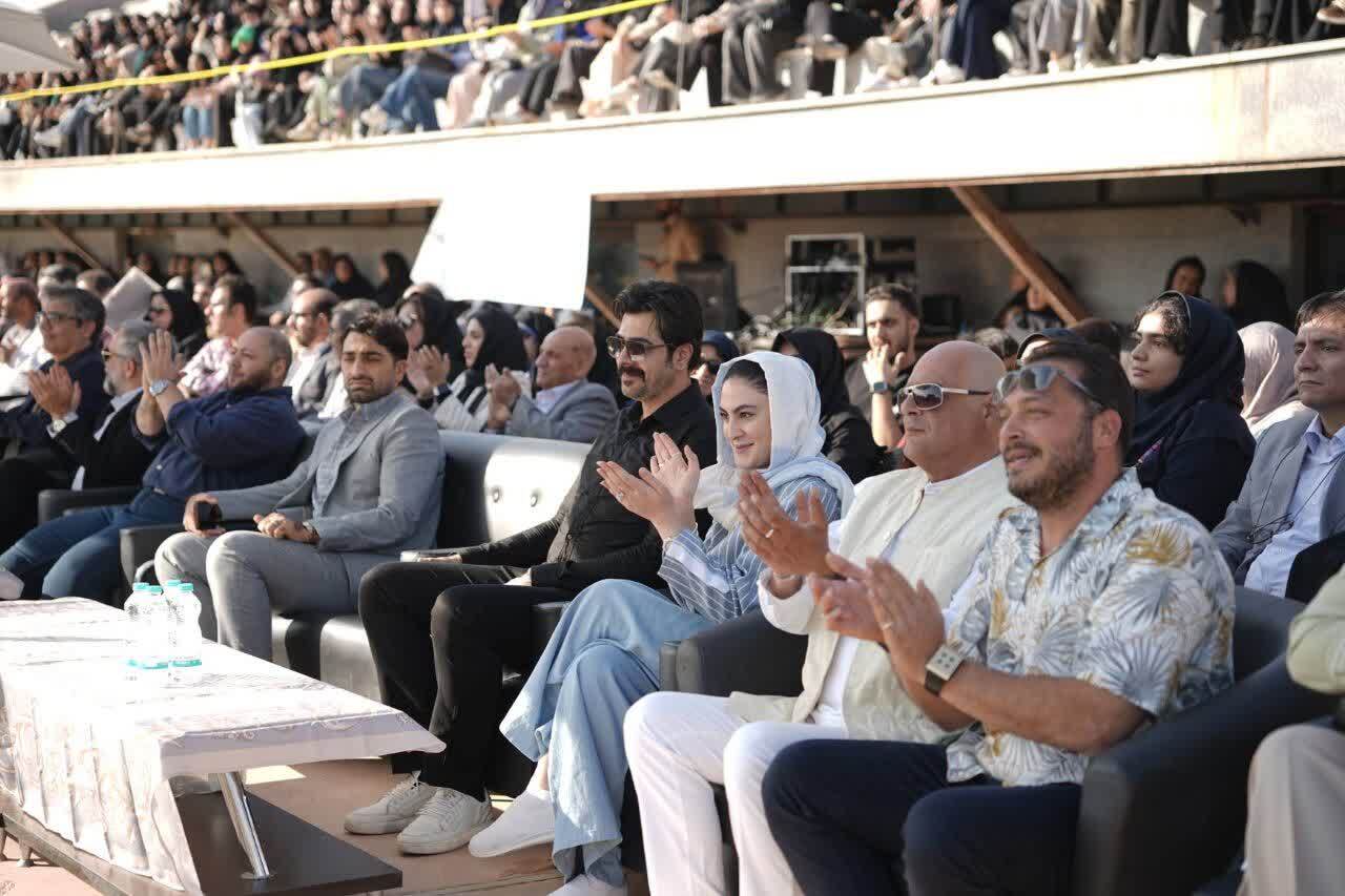 جشن آغاز سال تحصیلی در تهرانشرق؛ ترکیبی از شور، هنر و صمیمیت دانشجویی جشن آغاز سال تحصیلی در تهرانشرق؛ ترکیبی از شور، هنر و صمیمیت دانشجویی