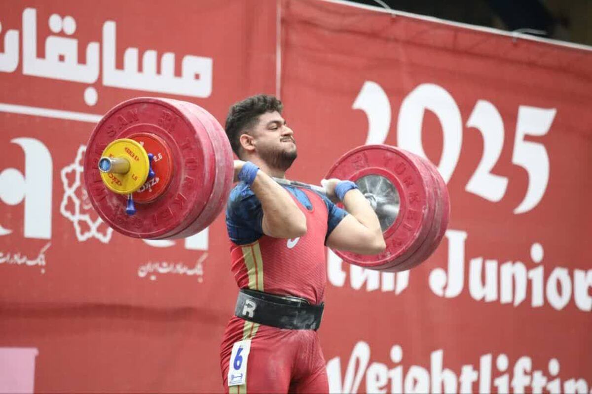 برنز مسابقات وزنه‌برداری قهرمانی جوانان کشور به دانشجوی دانشگاه آزاد رسید