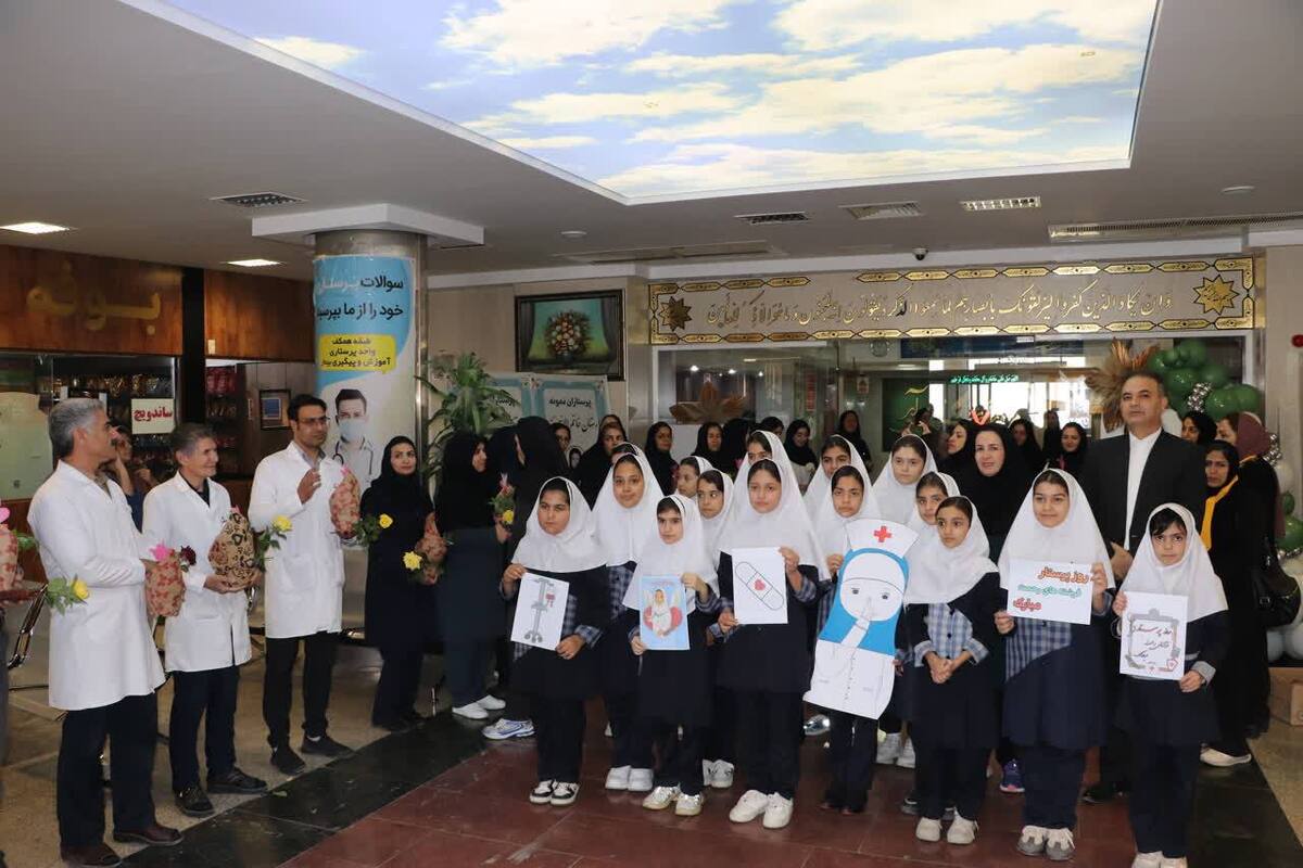 لبخند پرستاران با هدیه کودکان؛ حرکت فرهنگی سما روحی تازه به کادر درمان بخشید