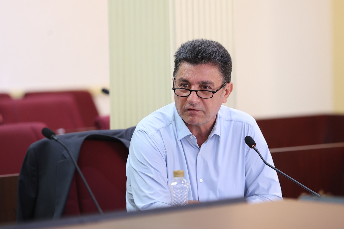 قلعه‌نویی:  دنیامالی اشراف زیادی بر فوتبال دارد  خواسته‌هایمان را برای حضور در جام جهانی مطرح کردیم+فیلم