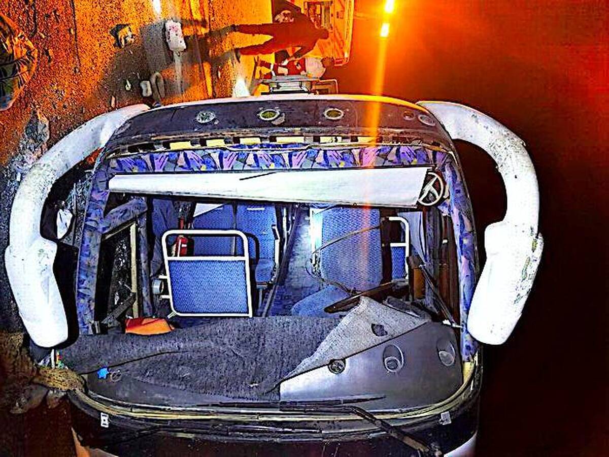 یک کشته و ۱۷ مصدوم در واژگونی اتوبوس زائران عتبات در ایلام