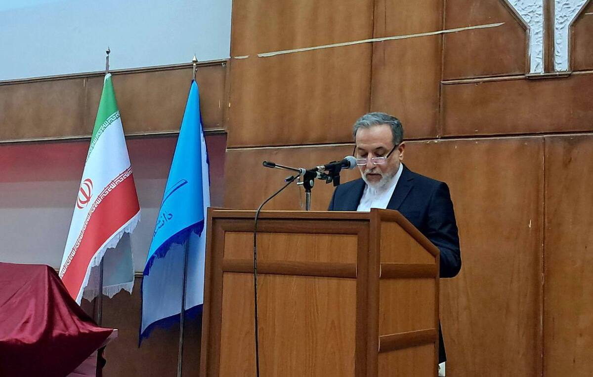 عراقچی: دیپلماسی ایرانی تداوم عقلانیت، صبر و عزت ملی است  ایران هرگز در برابر تهدید و تهاجم تسلیم نخواهد شد