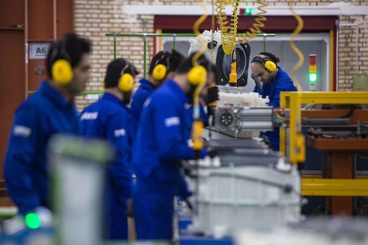 صنعت ایران در دوراهی رشد ماهانه و عقبنشینی سالانه؛ هشدار شاخص قیمتها در مهر ۱۴۰۴