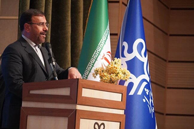 علوم انسانی، حلقه مفقوده حل مسائل پیچیده اجتماعی/ برخی محصولات با دانش ۴۰ سال پیش تولید می‌شوند!