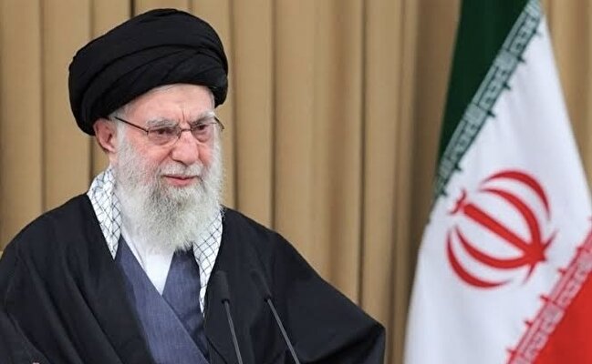 پیگیری وضعیت سلامت رضا امیرخانی از سوی رهبر انقلاب