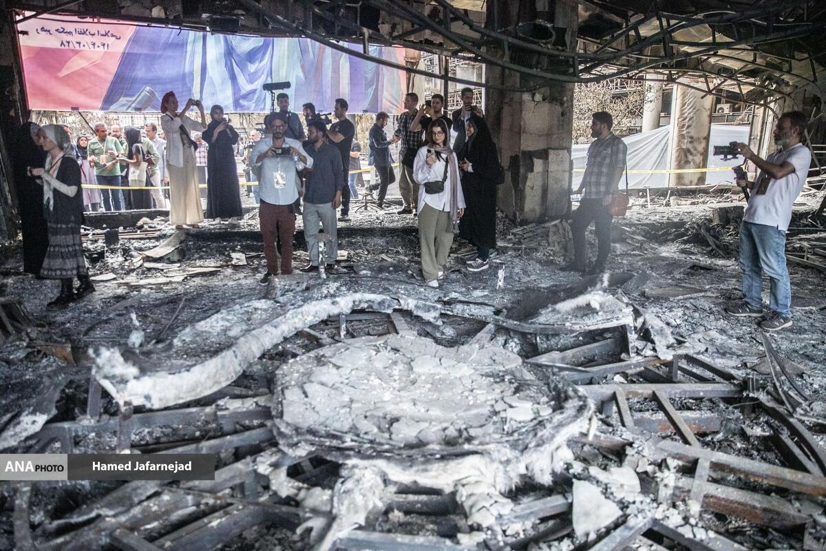 بازدید خبرنگاران خارجی از ساختمان شیشه‌ای صداوسیما