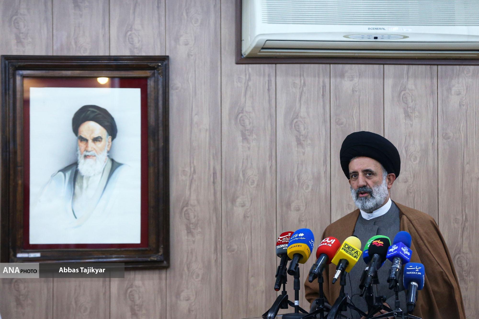 رونمایی از ۲۴ کتاب وصیتنامه شهدا/ اوحدی: وصیتنامه شهدا یک پل قوی برای پیوند نسلها است رونمایی از ۲۴ کتاب وصیتنامه شهدا/ اوحدی: وصیتنامه شهدا یک پل قوی برای پیوند نسلها است