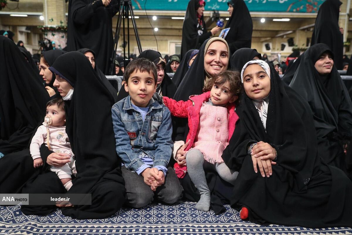 تبیین رهبر انقلاب از یک پیروزی تمدنی  ایران، روایت زن را عوض کرد