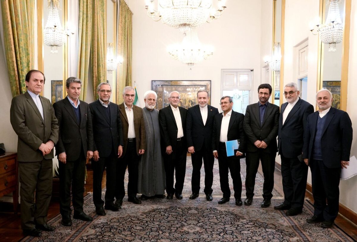 نشست مشترک وزیر امور خارجه با جمعی از نمایندگان مجلس