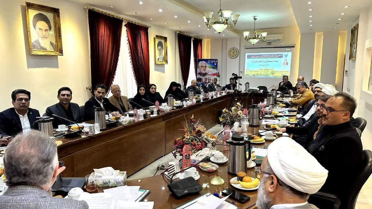 ارائه ۱۰ مقاله درباره آینده قانون‌گذاری در نشست تخصصی دانشگاه آزاد کاشمر