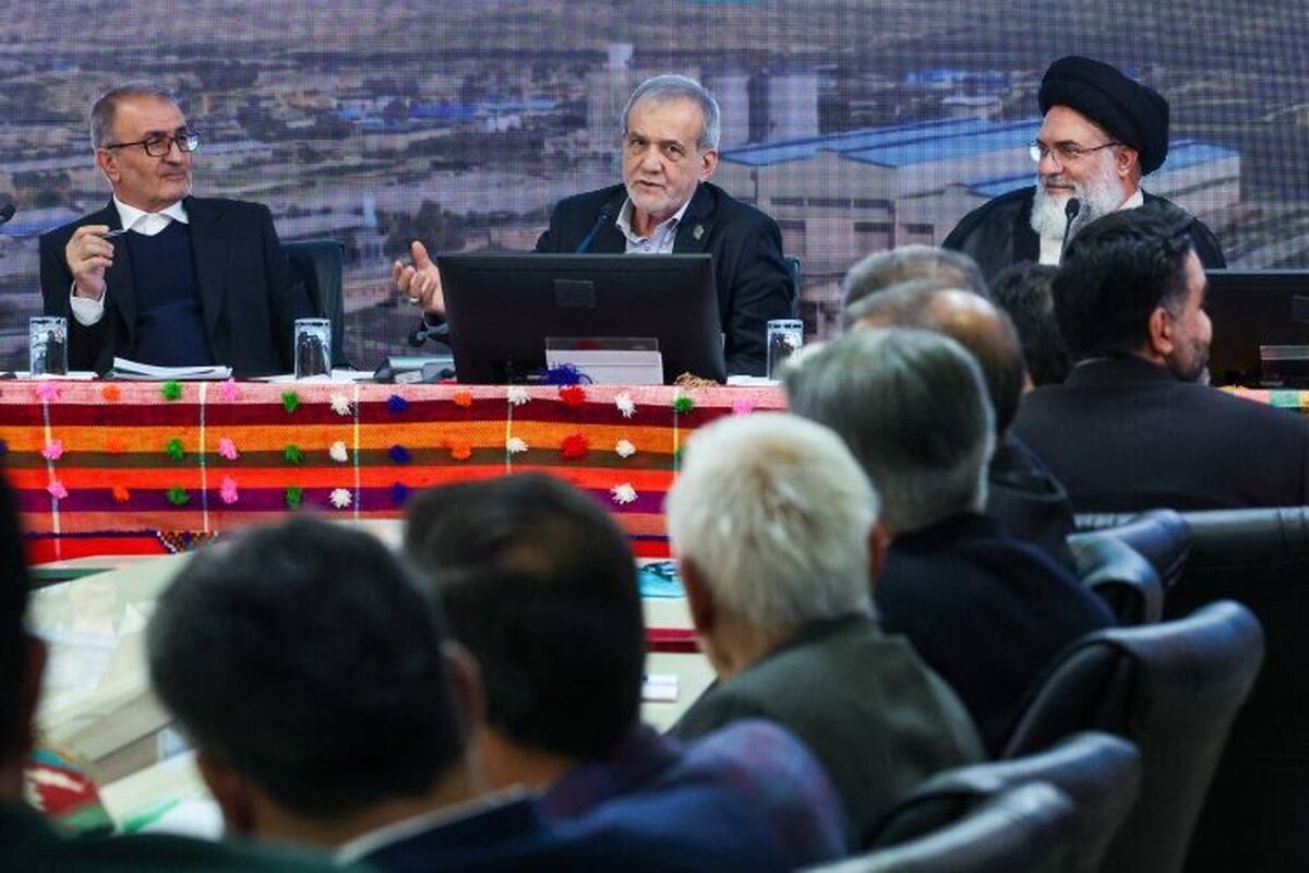 پزشکیان: اگر با هم باشیم کسی نمی‌تواند ما را تهدید به تسلیم کند