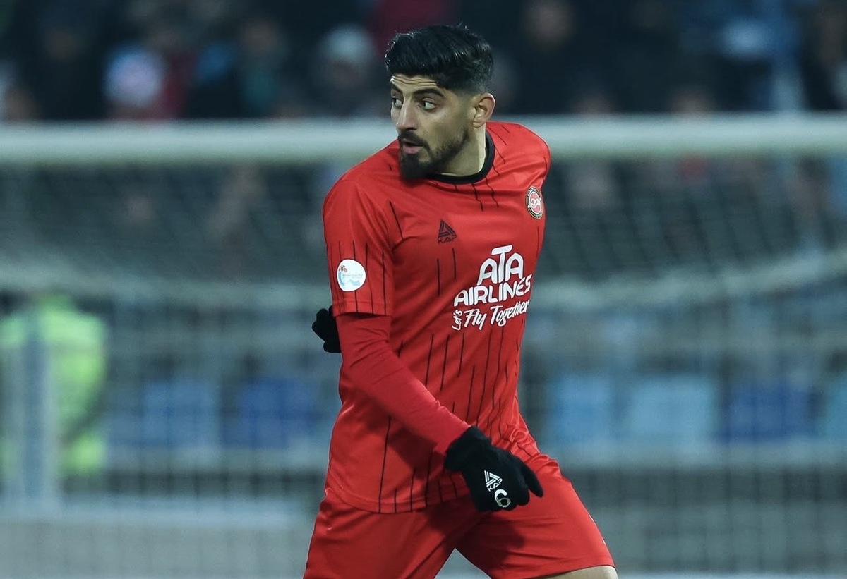 ترابی در تراکتور ۵۰ تایی شد