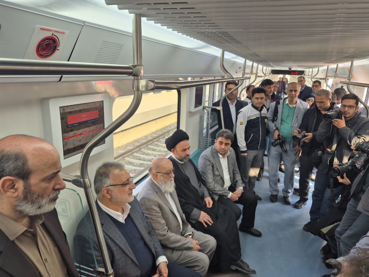 زاکانی: طول شبکه مترو به ۵۰۰ کیلومتر میرسد/ ورود نخستین واگنهای جدید چینی تا پایان سال زاکانی: طول شبکه مترو به ۵۰۰ کیلومتر میرسد/ ورود نخستین واگنهای جدید چینی تا پایان سال