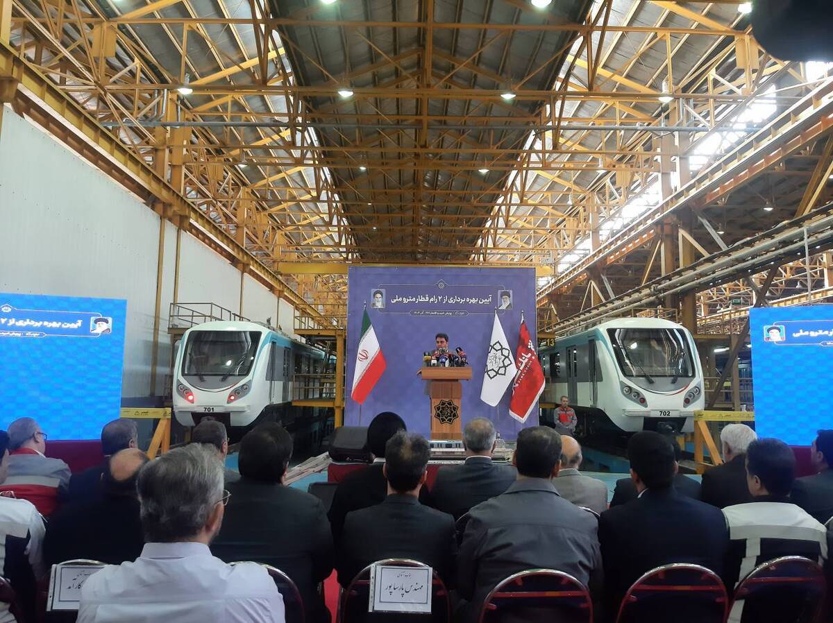 رونمایی از دو رام قطار ملی  اولین محموله اتوبوس‌های BRT تا ۱۰ روز آینده وارد بندرعباس می‌شود