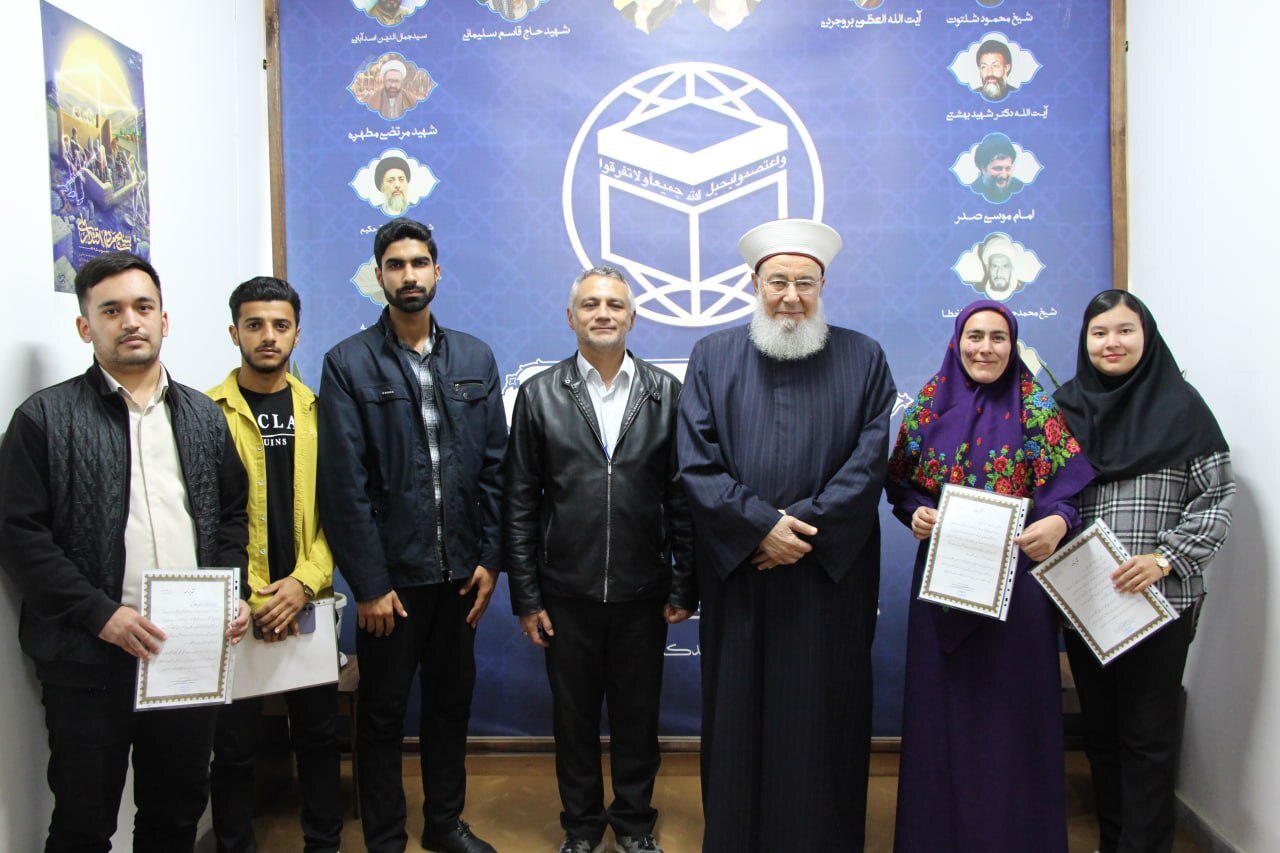 سلاح مقاومت در امان است و هرگز تحویل نخواهد شد سلاح مقاومت در امان است و هرگز تحویل نخواهد شد